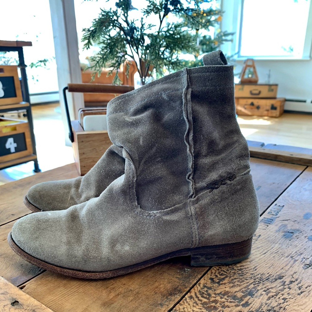 FRYE grey suede ankle boots. Size 9. GUC.